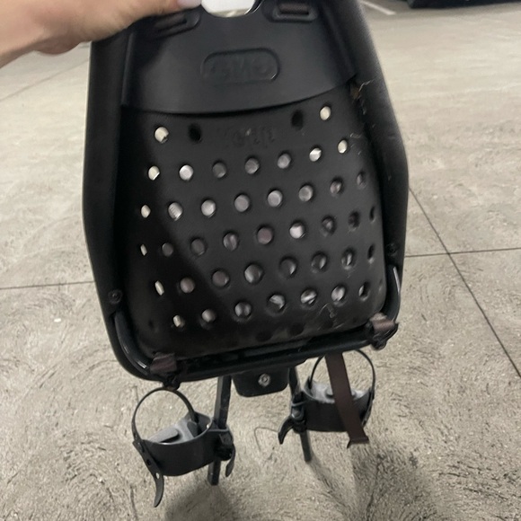 Thule Yepp Maxi Child Bike Seat, Black - Picture 8 of 11